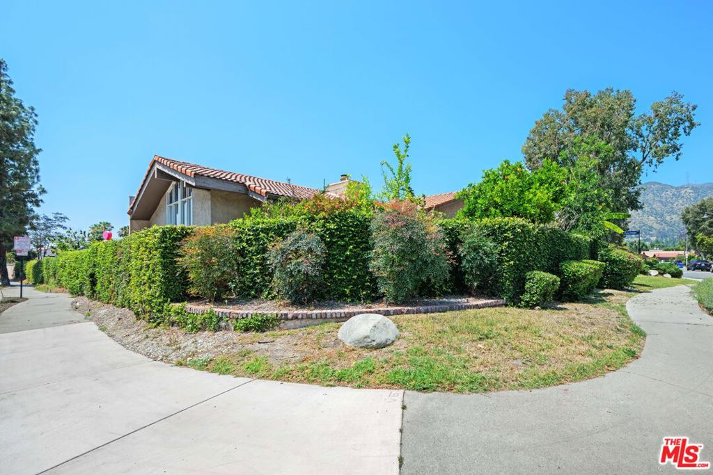 2467 Calle Villada Circle