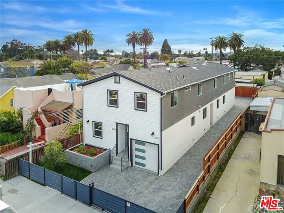 2319 S Redondo Boulevard