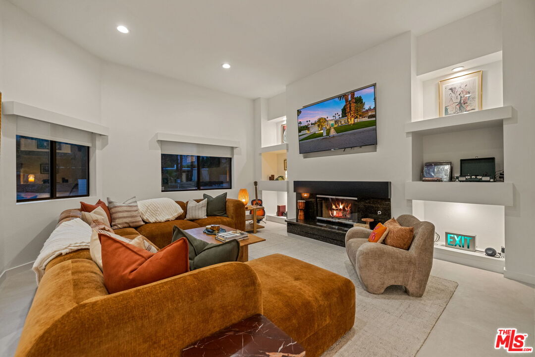 1414 S Sagebrush Rd