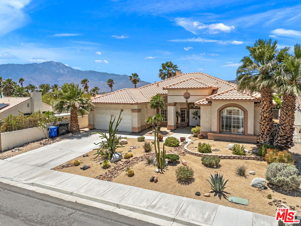 9891 El Rio Ln