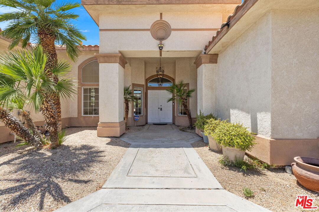 9891 El Rio Ln