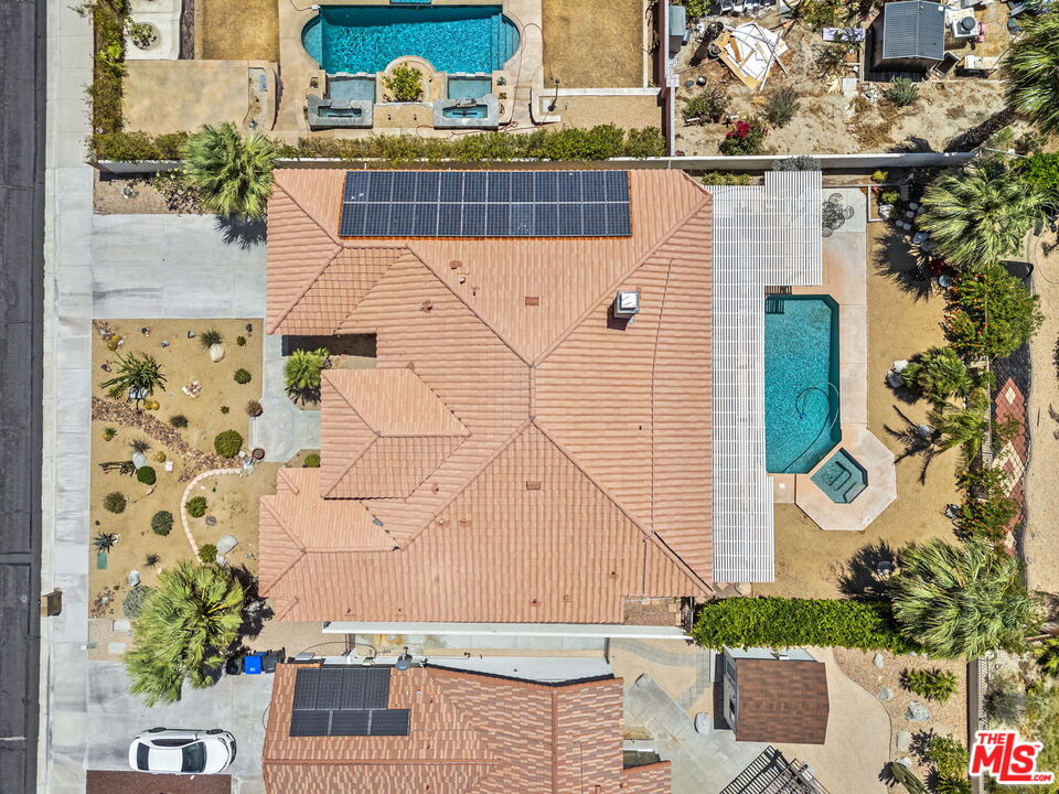 9891 El Rio Ln