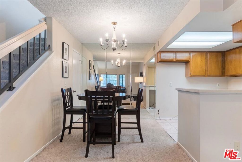 883 W 34th Street M