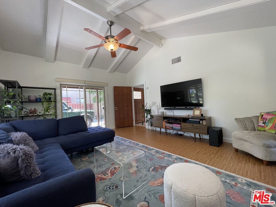 448 W 10th Street