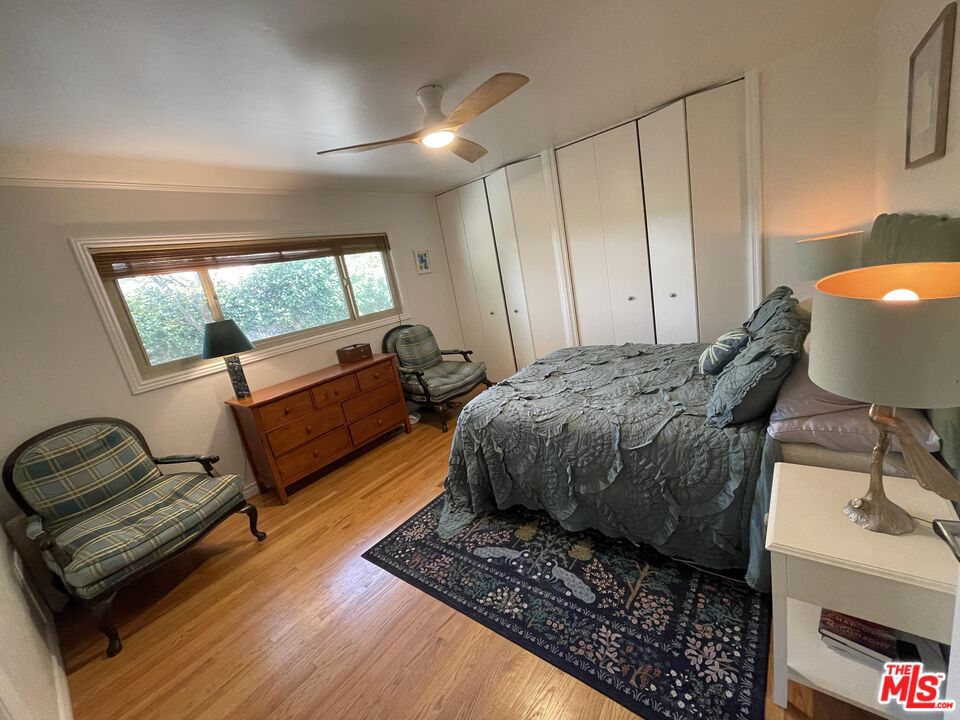 448 W 10th Street