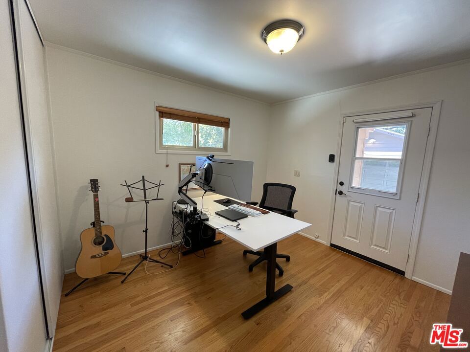 448 W 10th Street