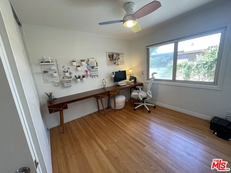 448 W 10th Street