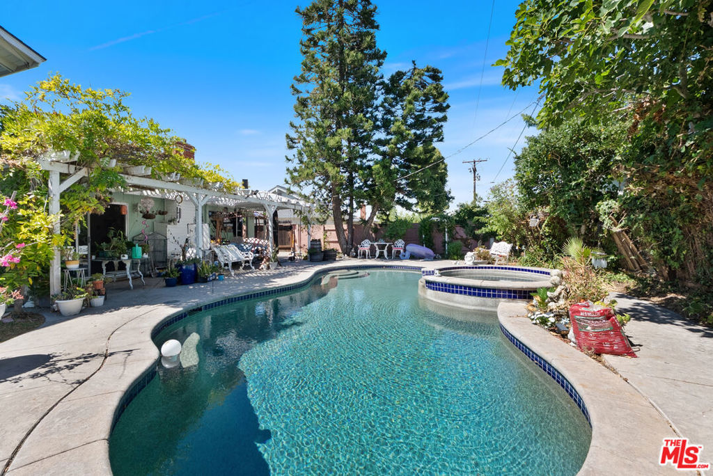1075 Corona Lane