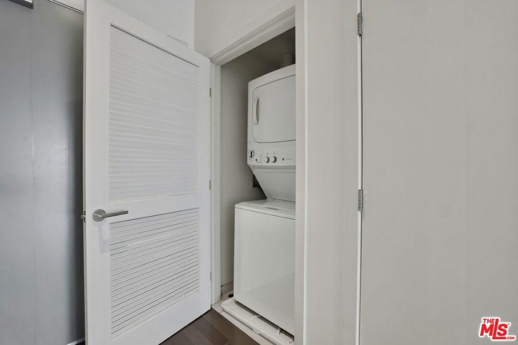 1700 Sawtelle Boulevard 210