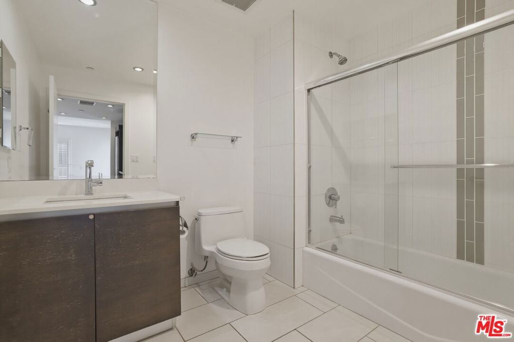 1700 Sawtelle Boulevard 210