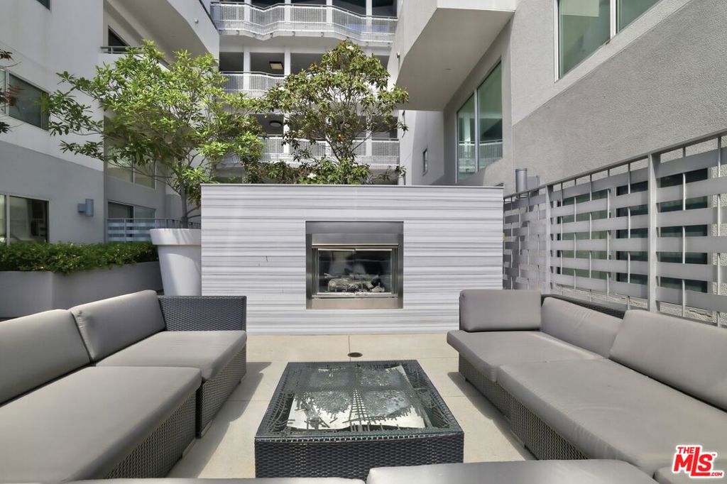 1700 Sawtelle Boulevard 210