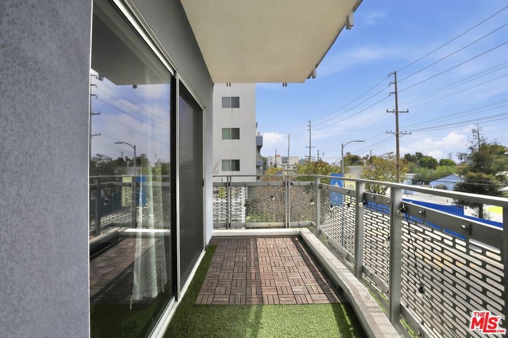 1700 Sawtelle Boulevard 210