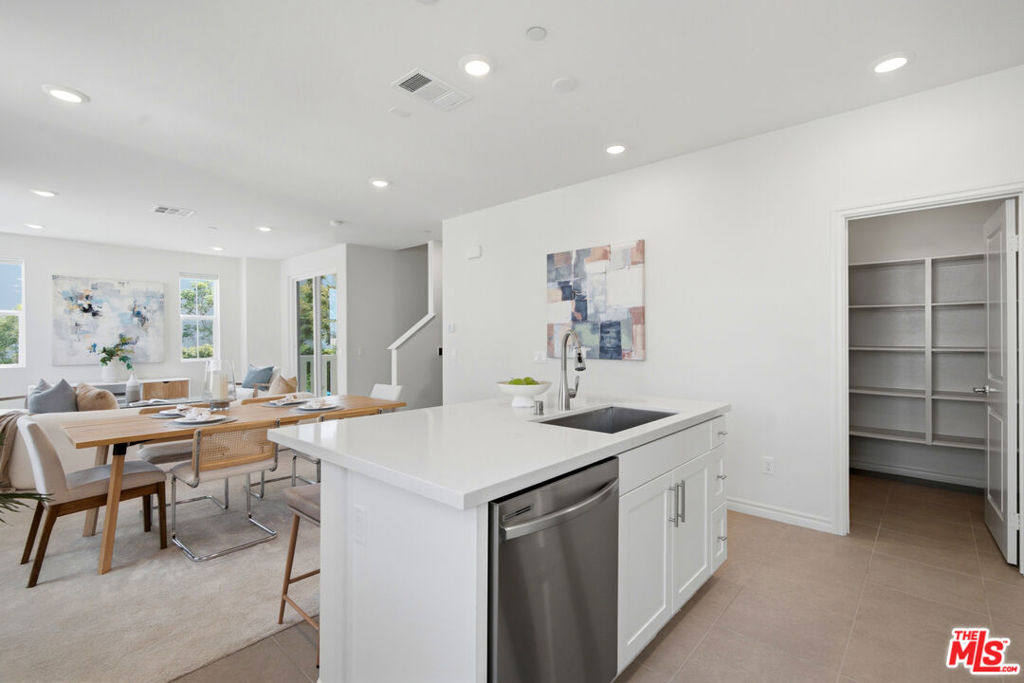 1426 Reliance
