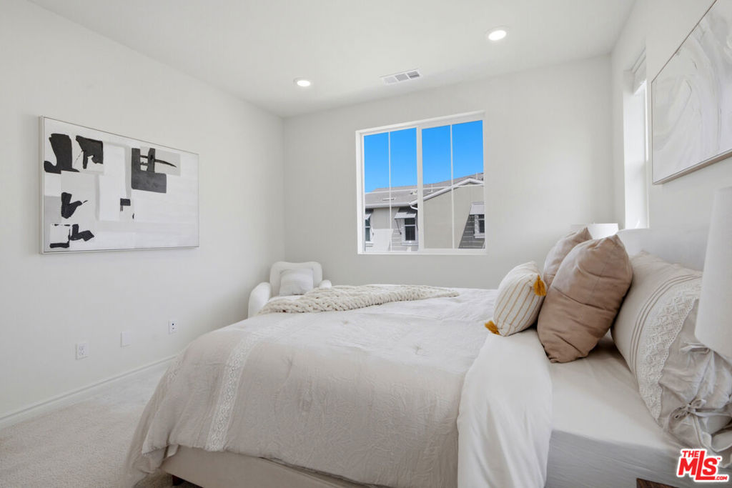 1426 Reliance