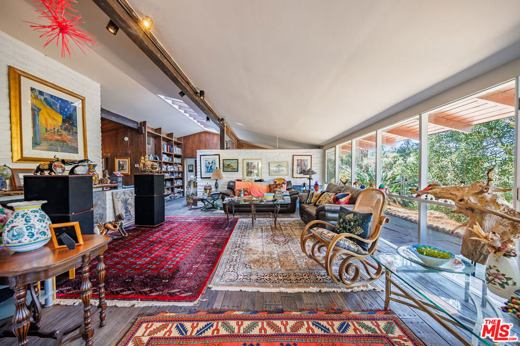 2509 Roscomare Road