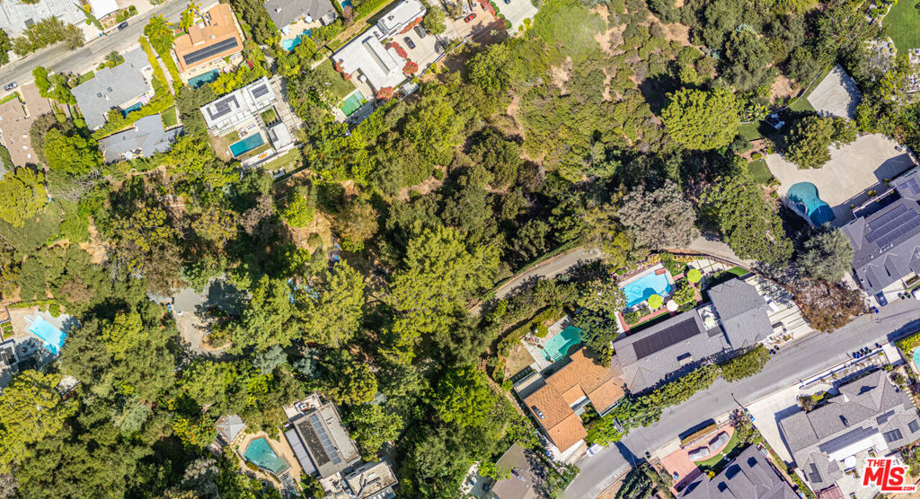 2509 Roscomare Road