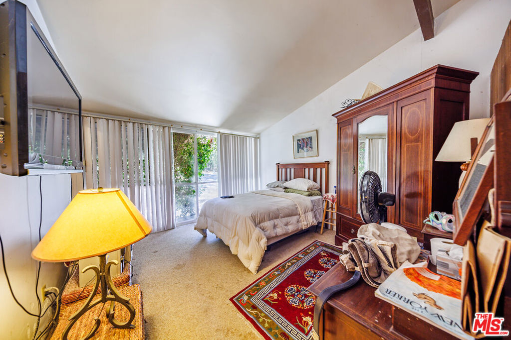 2509 Roscomare Road