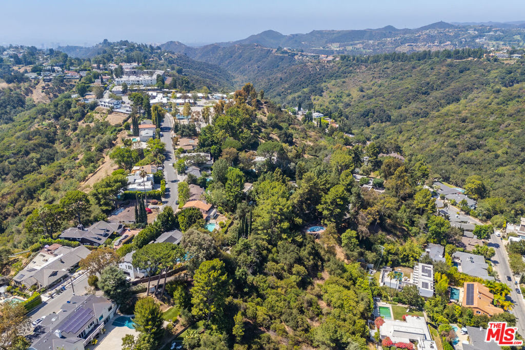 2509 Roscomare Road