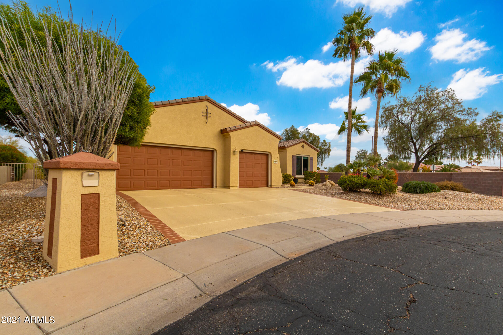 15226 W SIERRA VISTA Drive