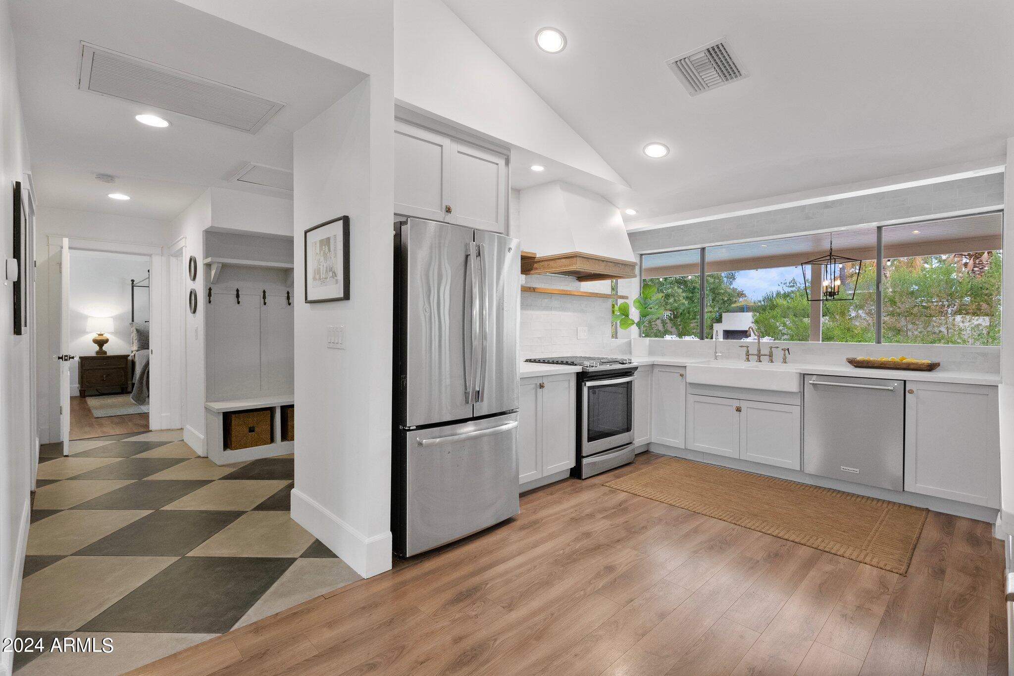 5430 E WINDROSE Drive