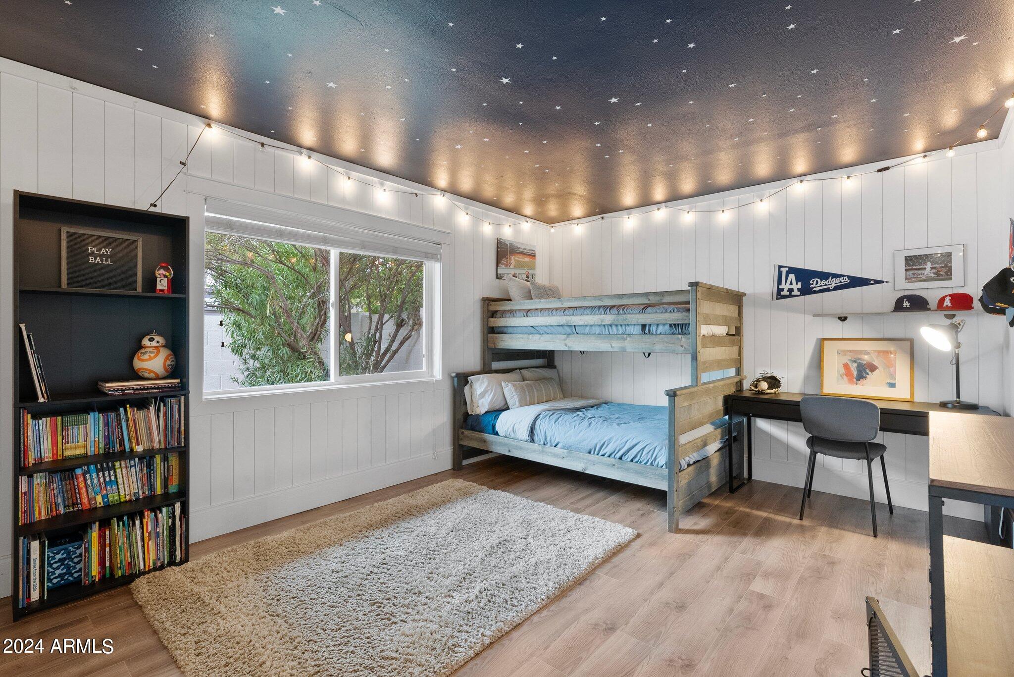 5430 E WINDROSE Drive