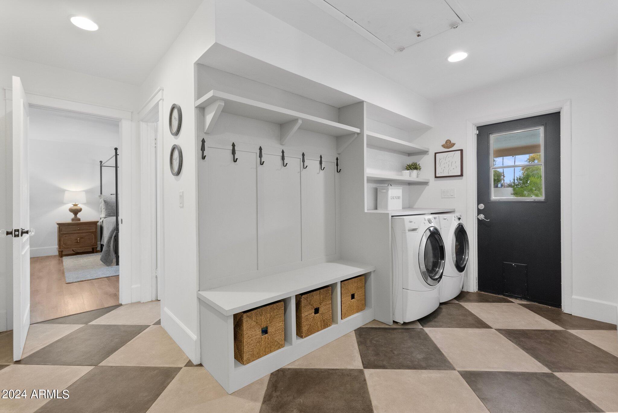 5430 E WINDROSE Drive