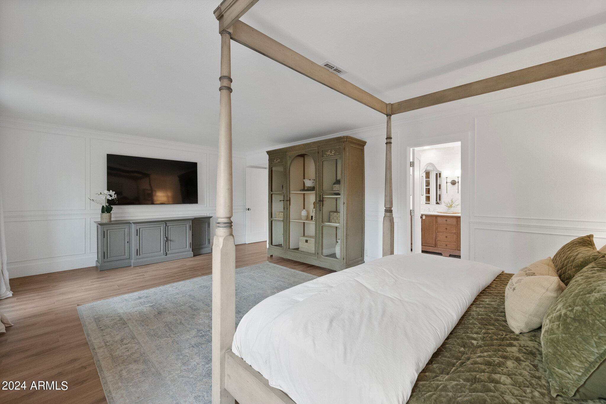 5430 E WINDROSE Drive