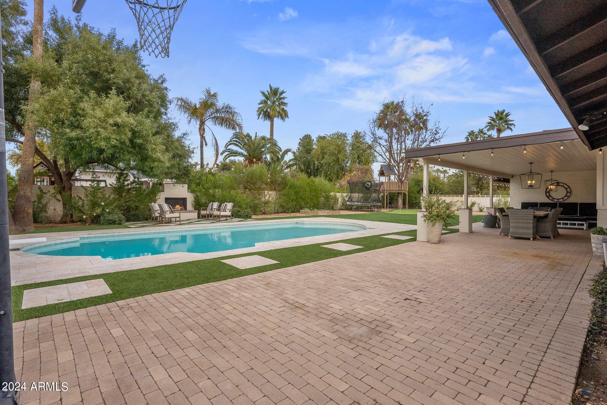 5430 E WINDROSE Drive