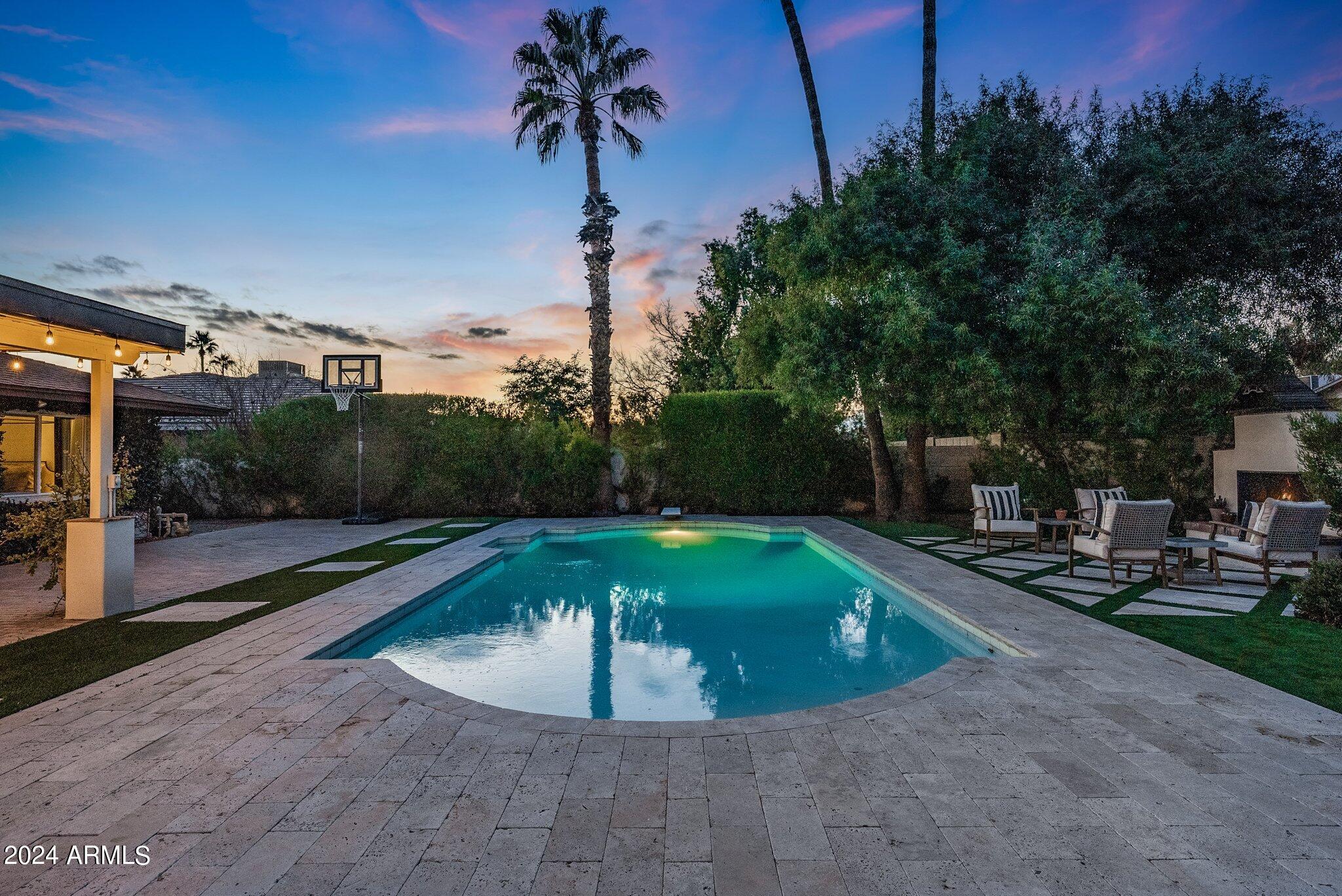 5430 E WINDROSE Drive