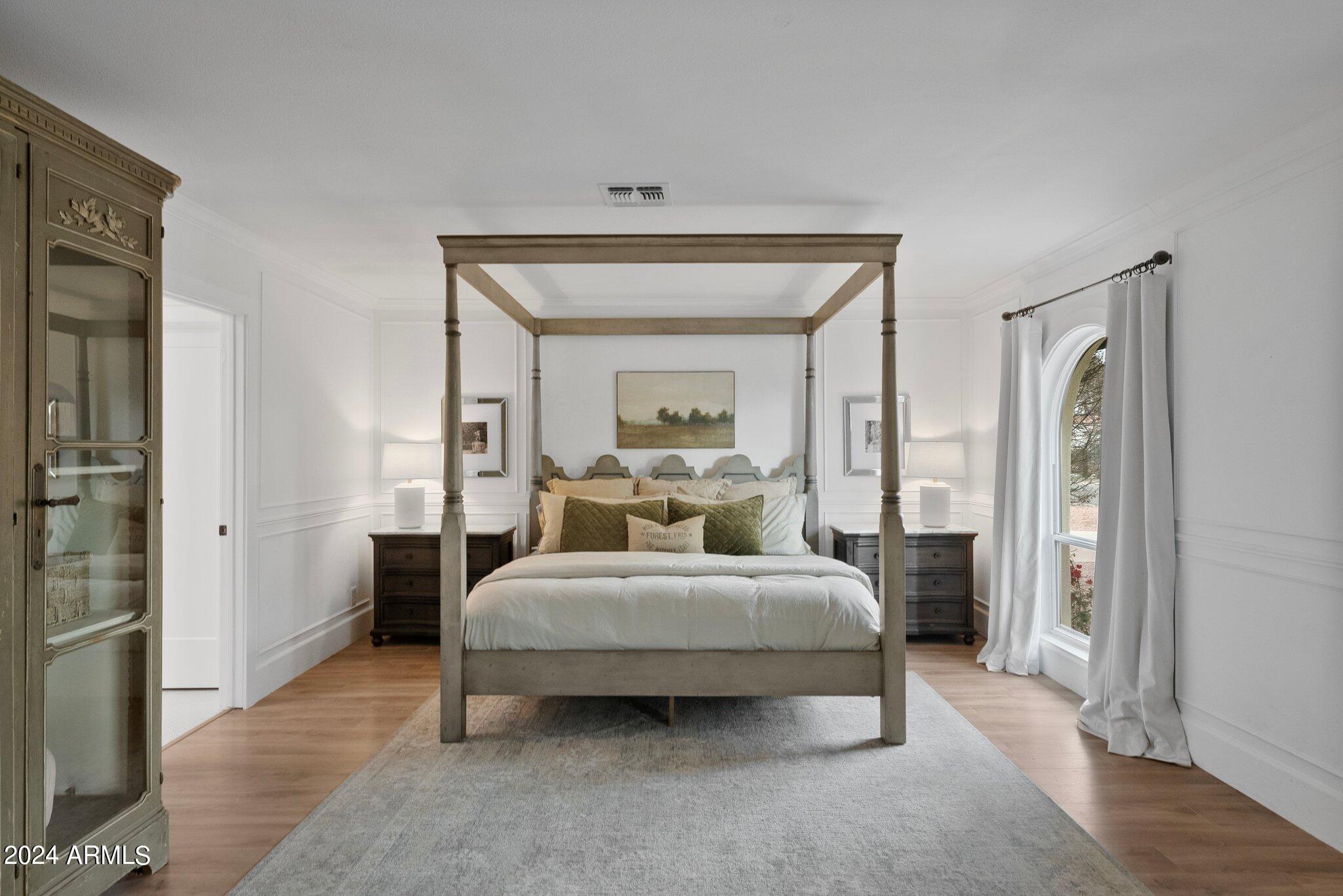 5430 E WINDROSE Drive