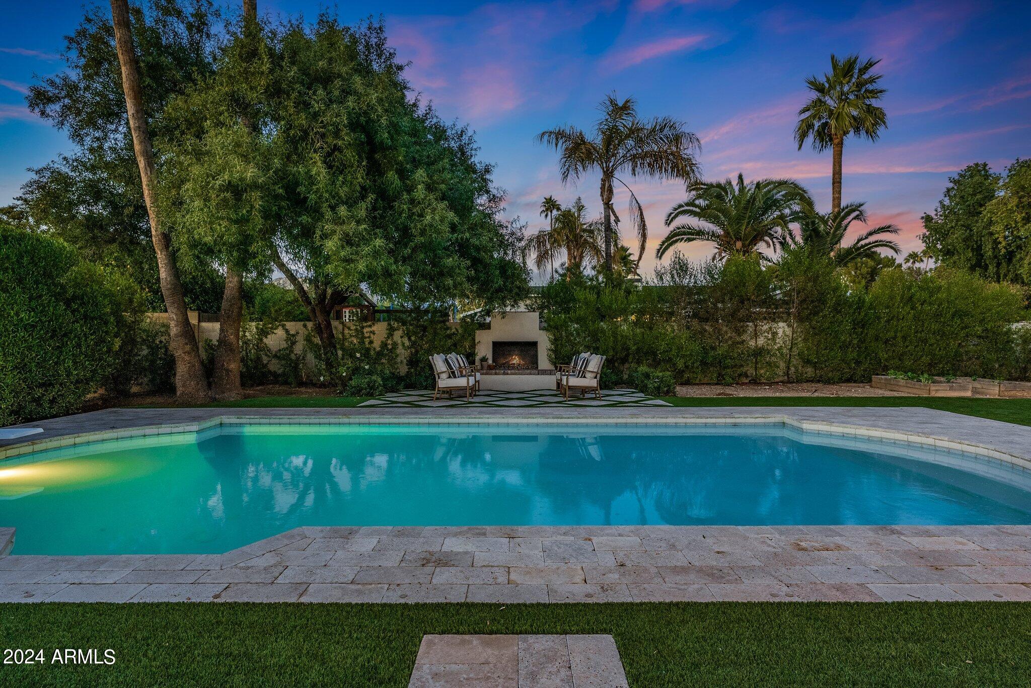 5430 E WINDROSE Drive