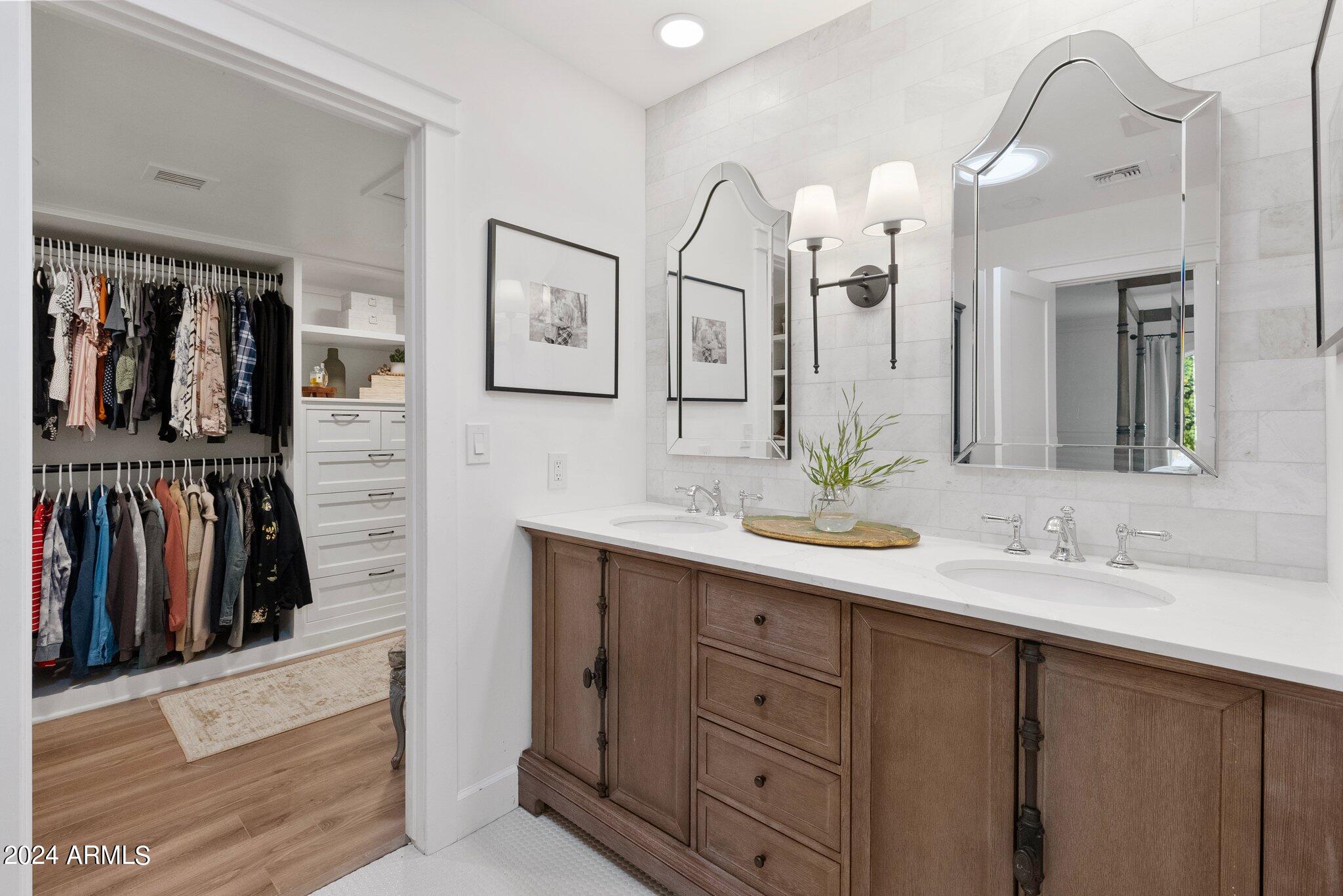 5430 E WINDROSE Drive