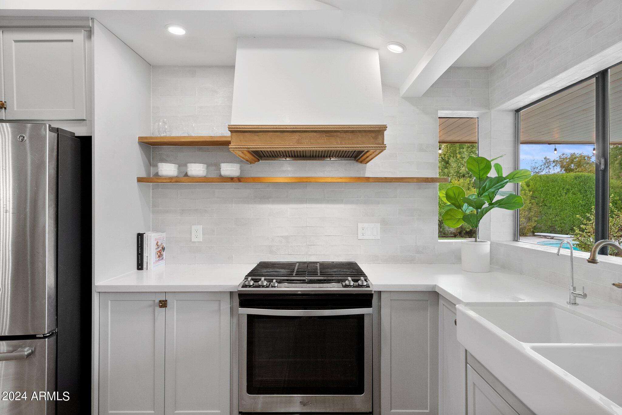 5430 E WINDROSE Drive