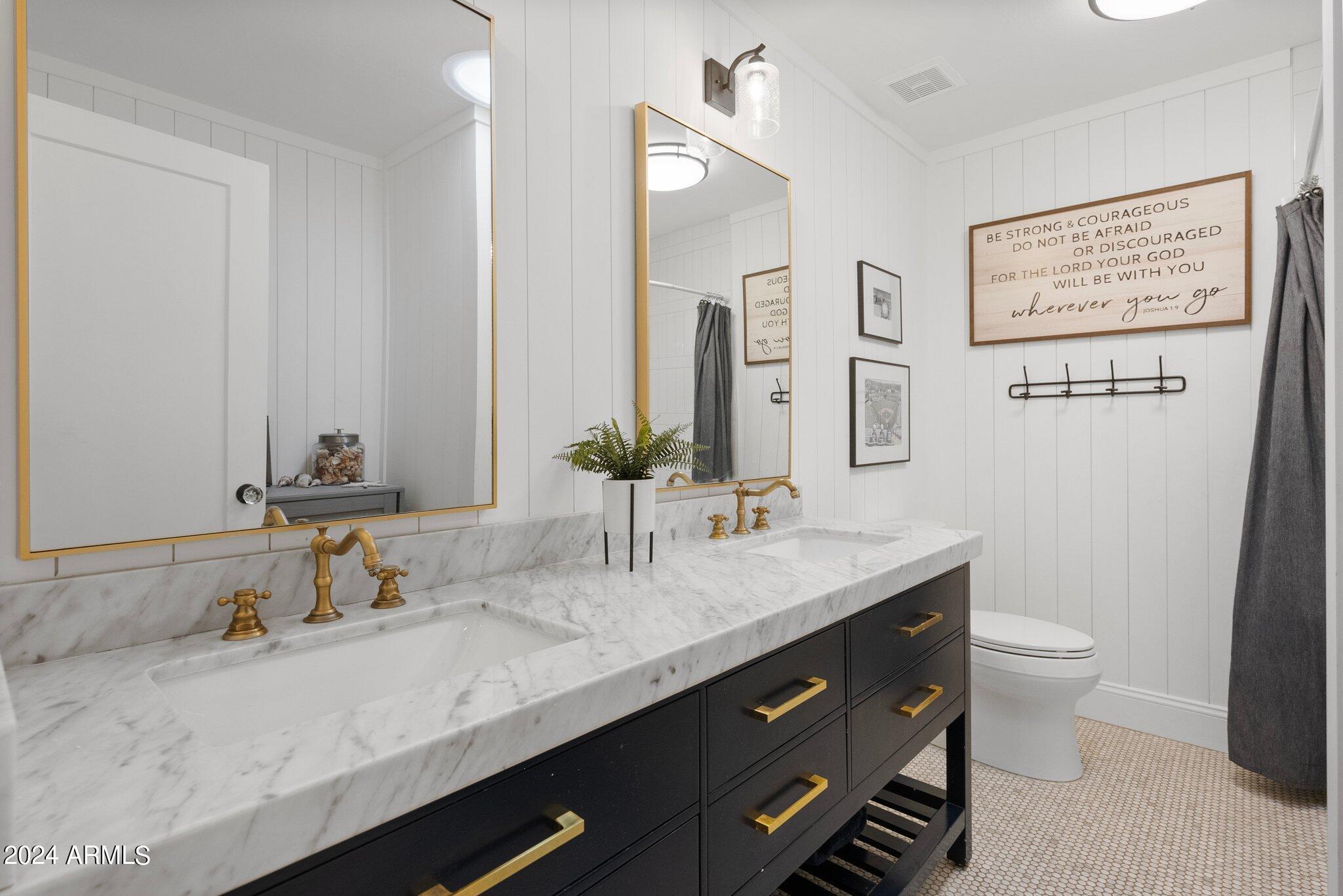 5430 E WINDROSE Drive