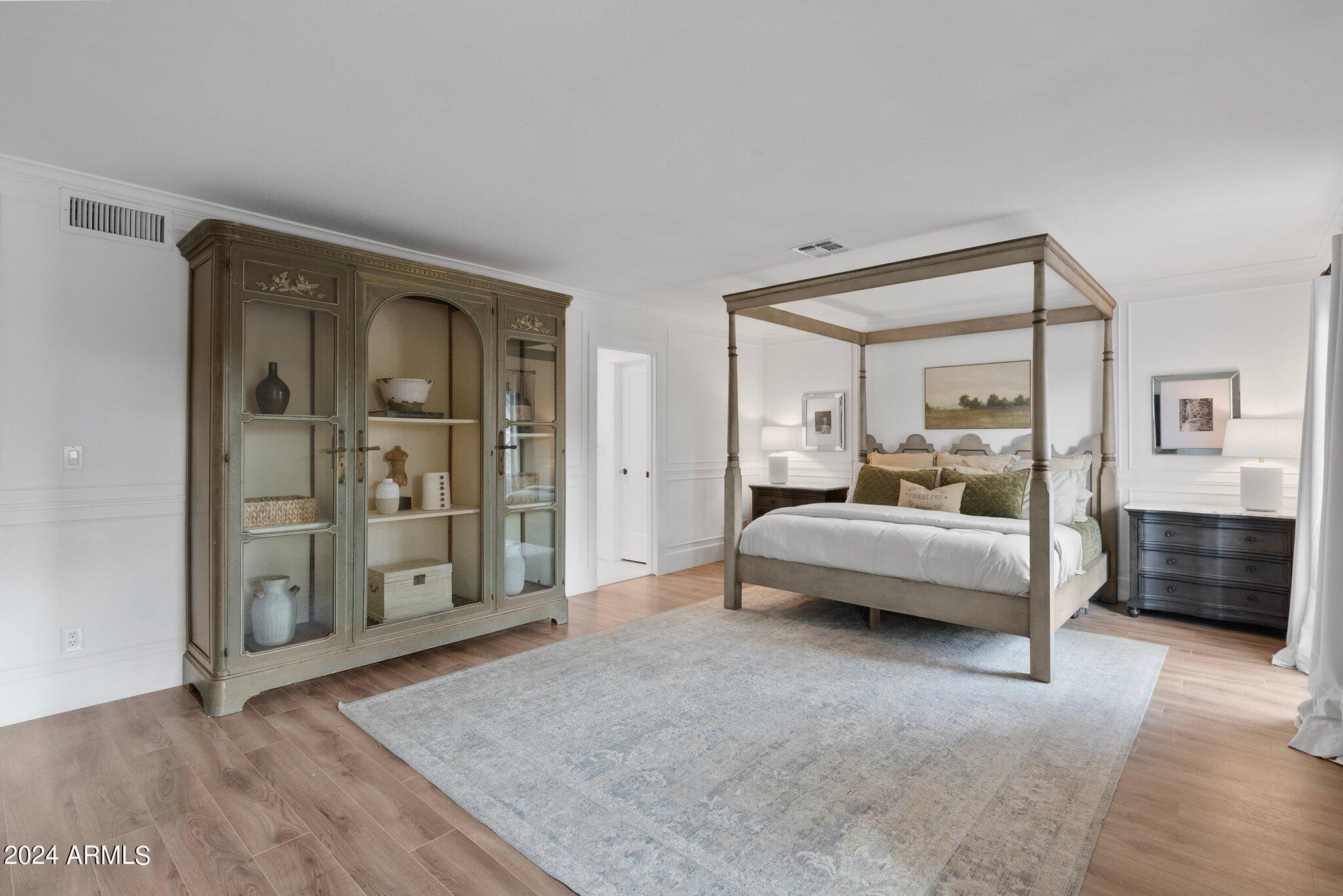 5430 E WINDROSE Drive