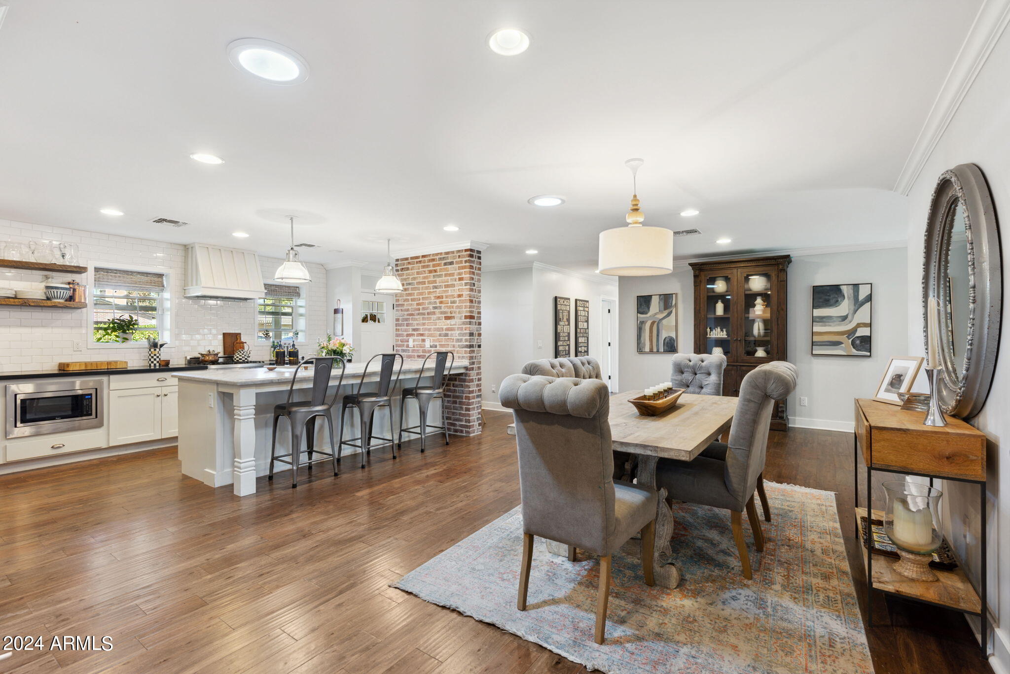 4049 E CLARENDON Avenue