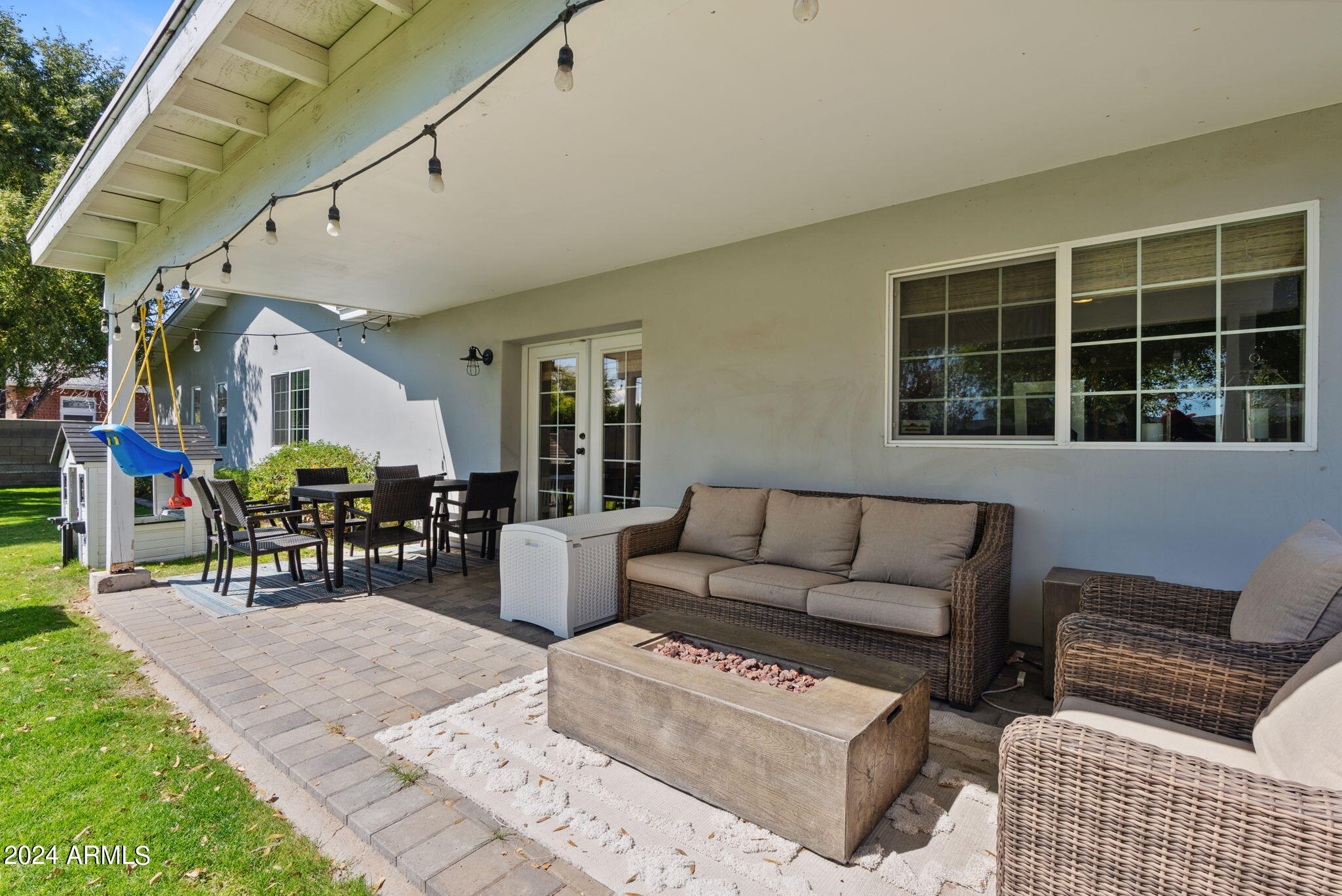 4049 E CLARENDON Avenue