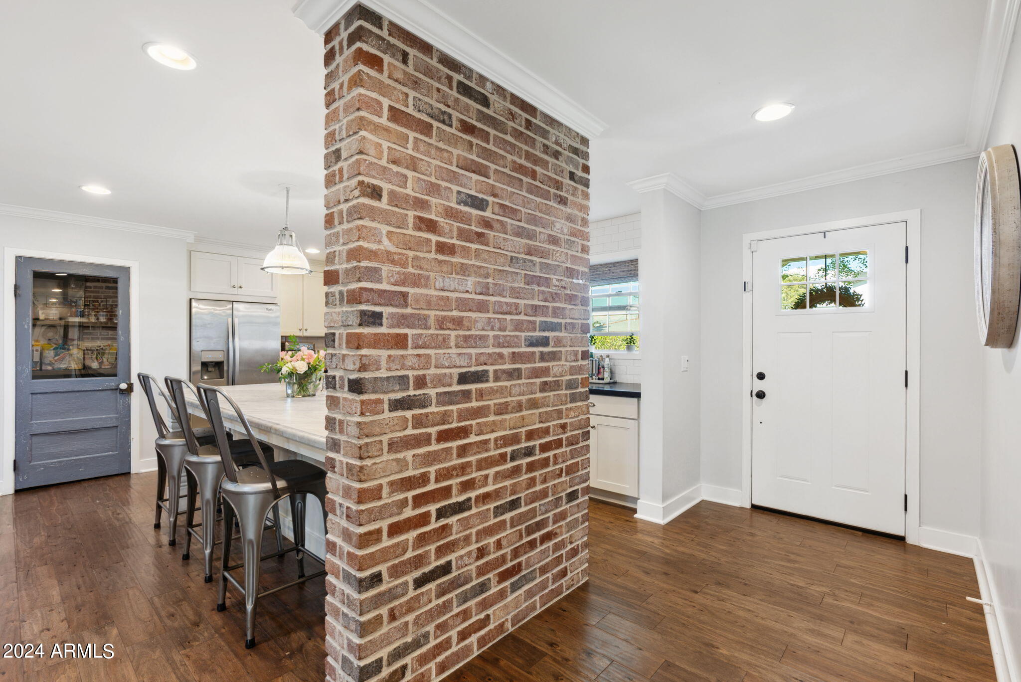 4049 E CLARENDON Avenue