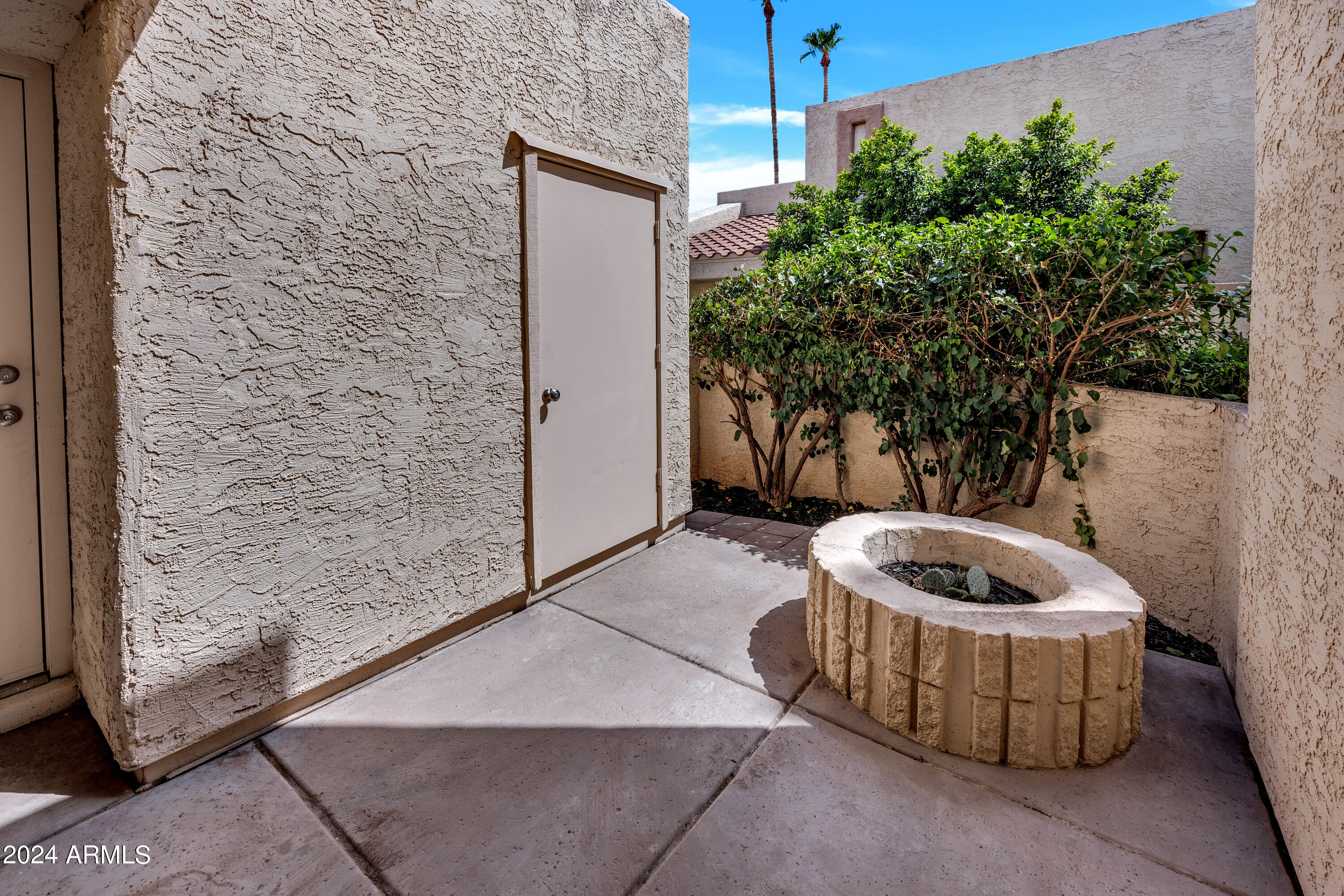 739 E LOLA Drive