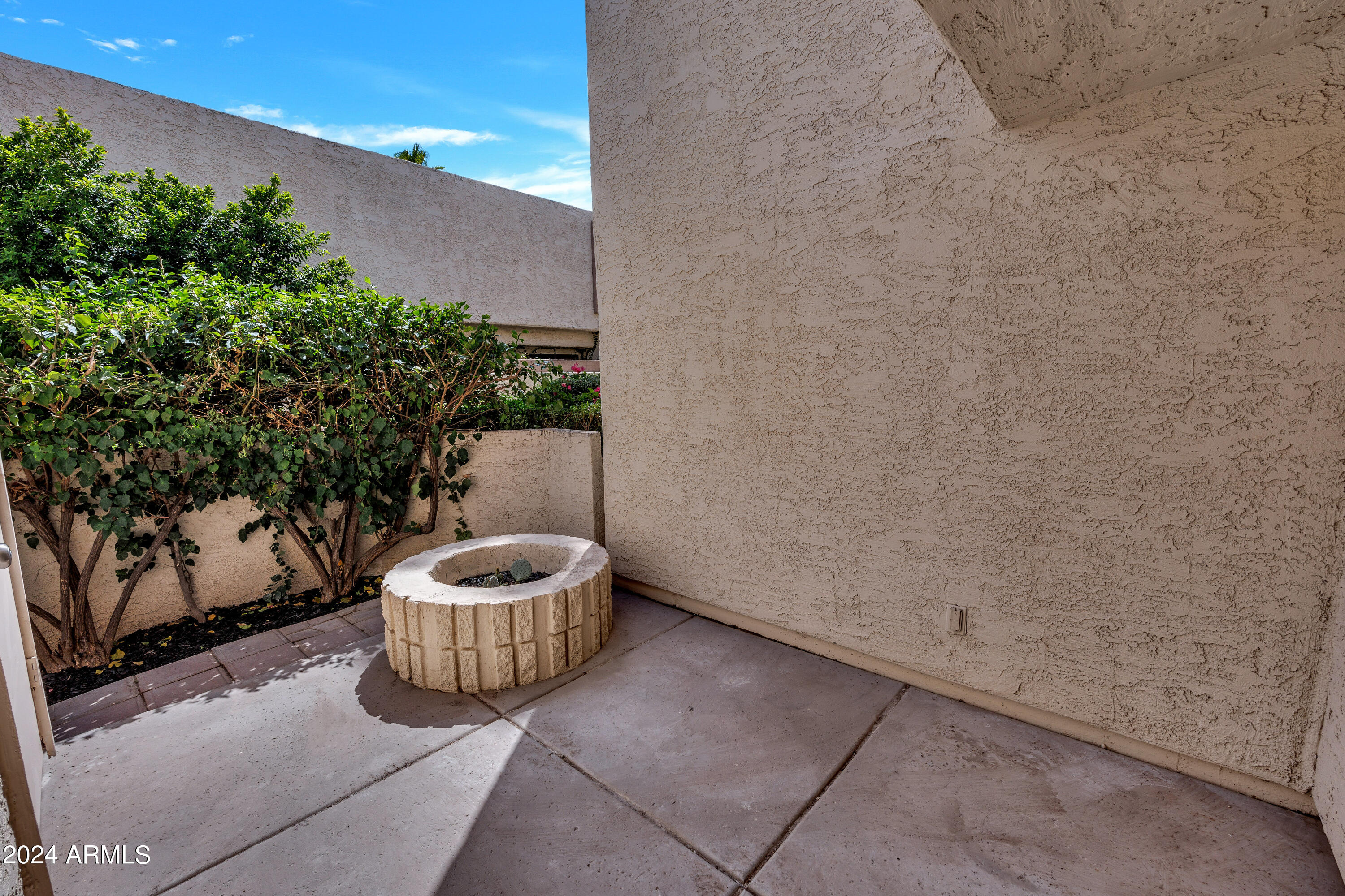 739 E LOLA Drive