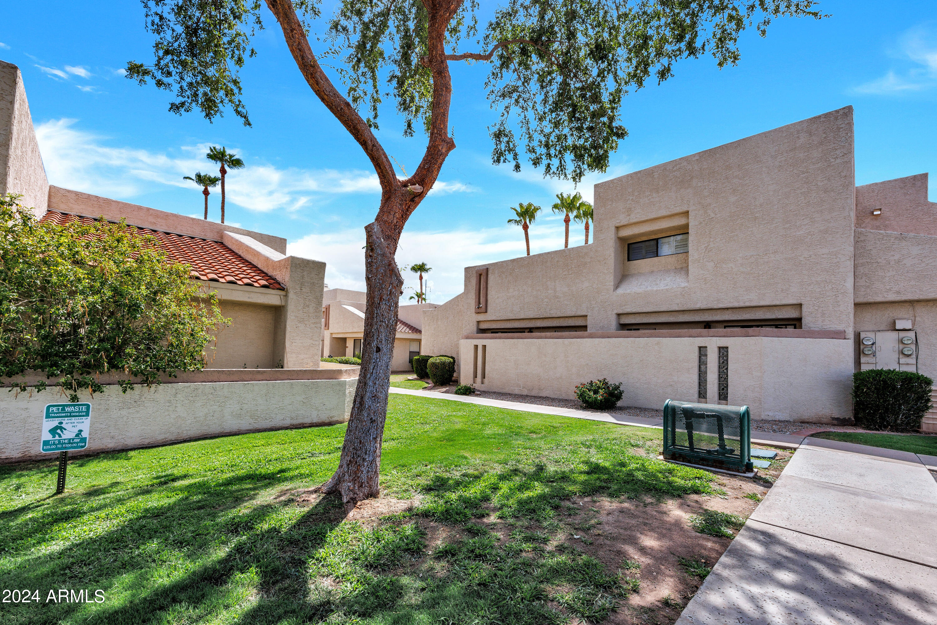 739 E LOLA Drive