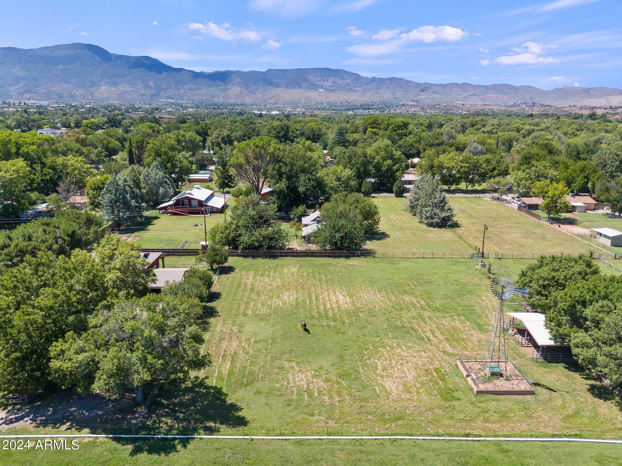 2390 E FRANQUERO Lane