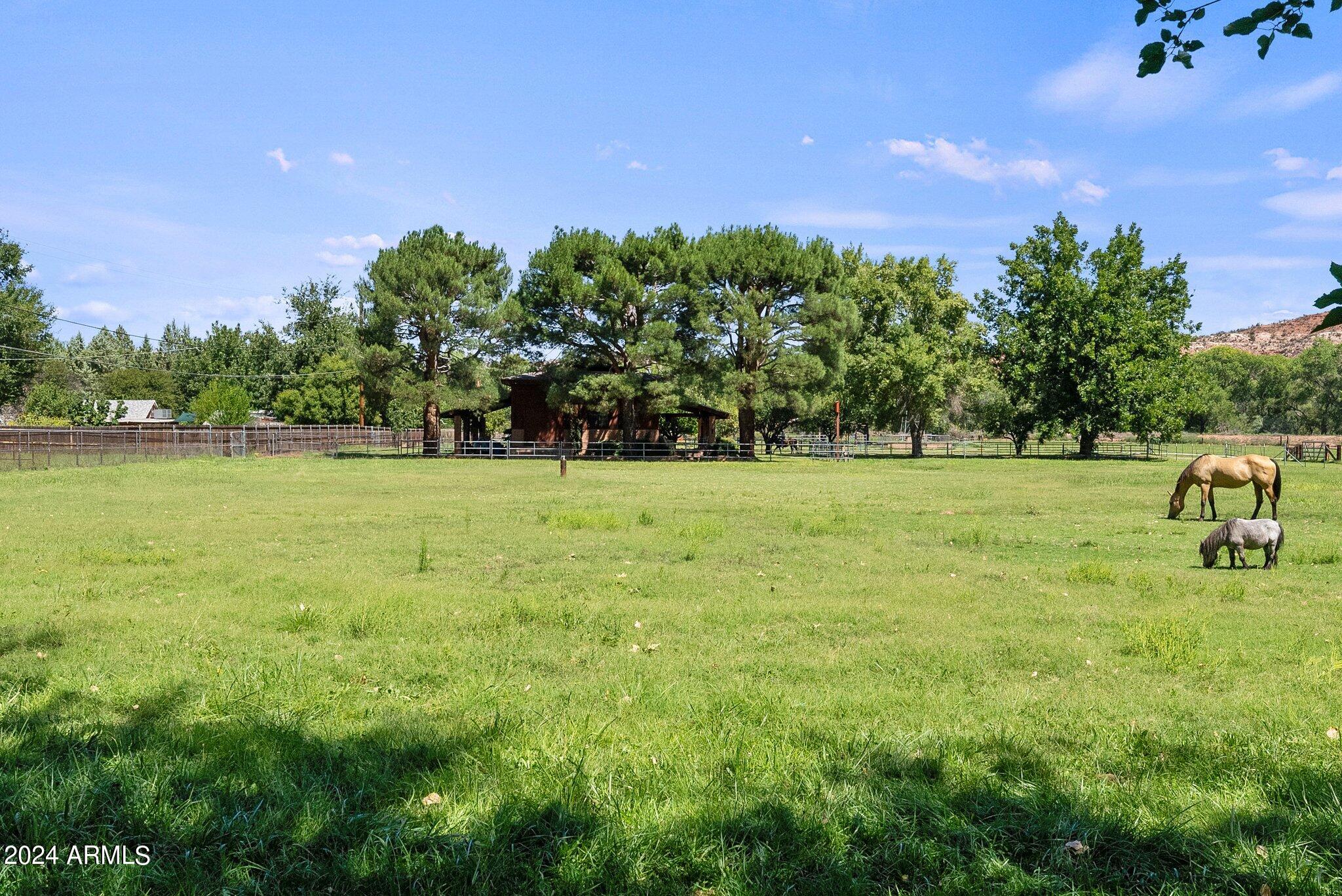 2390 E FRANQUERO Lane