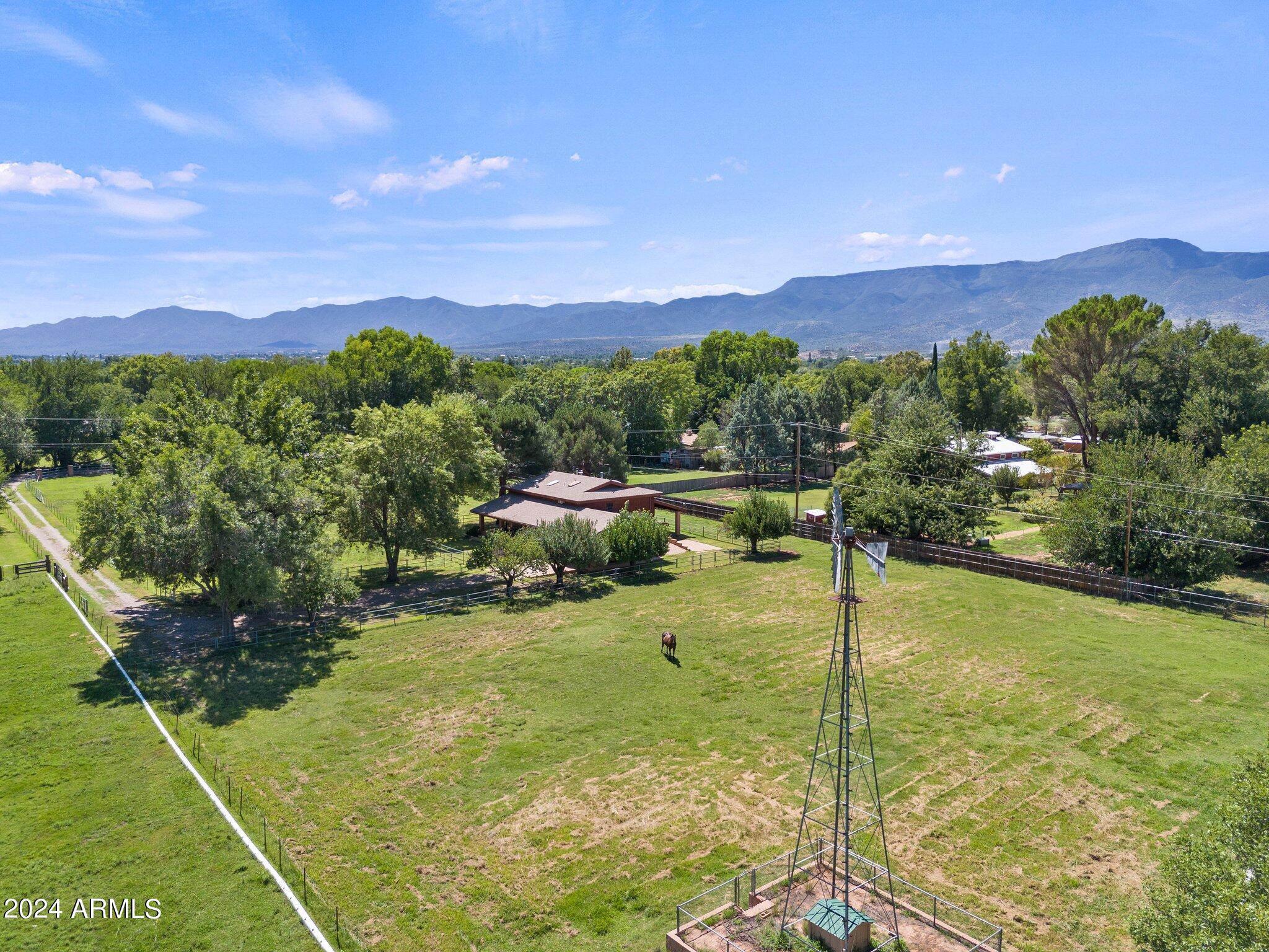 2390 E FRANQUERO Lane