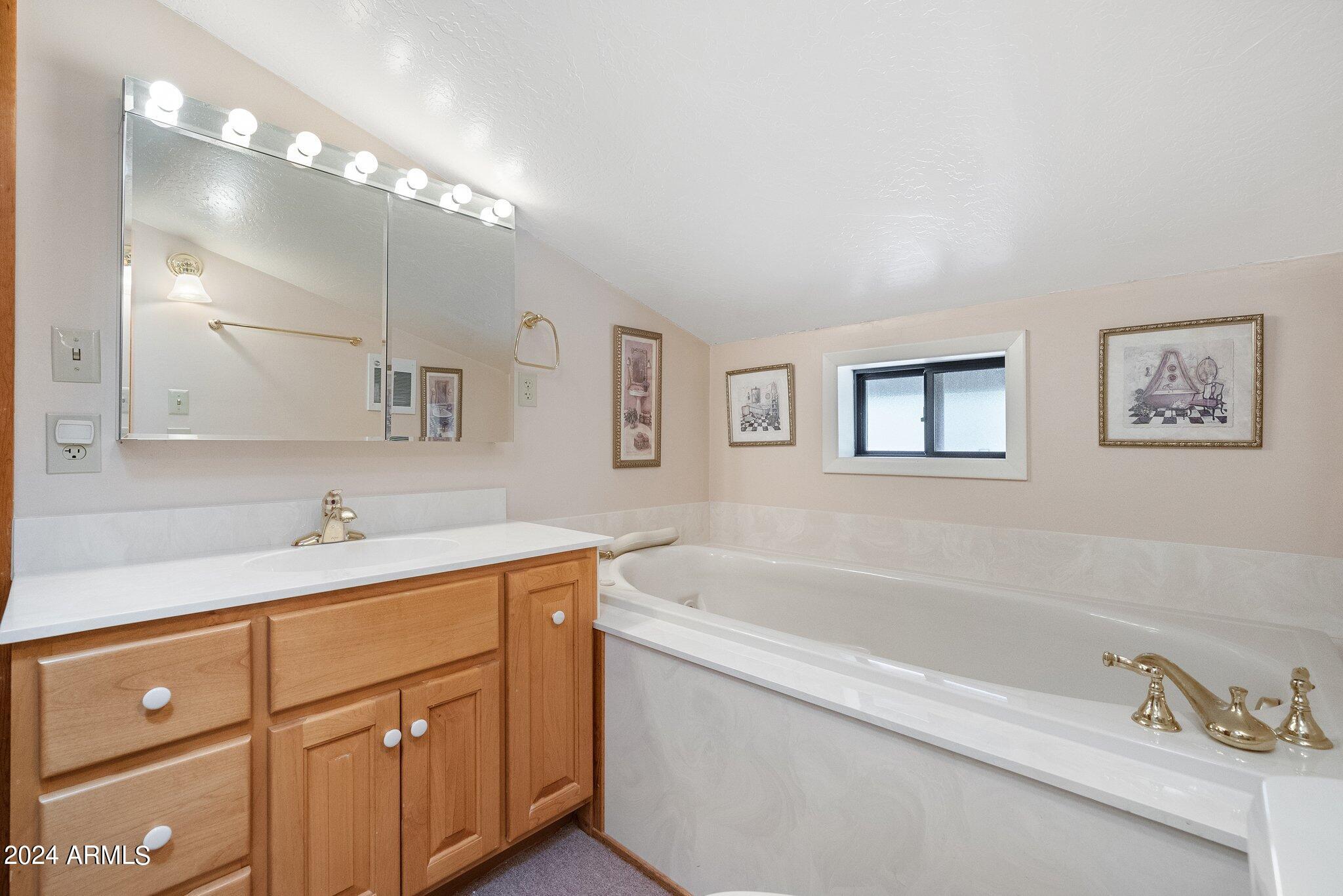 2390 E FRANQUERO Lane