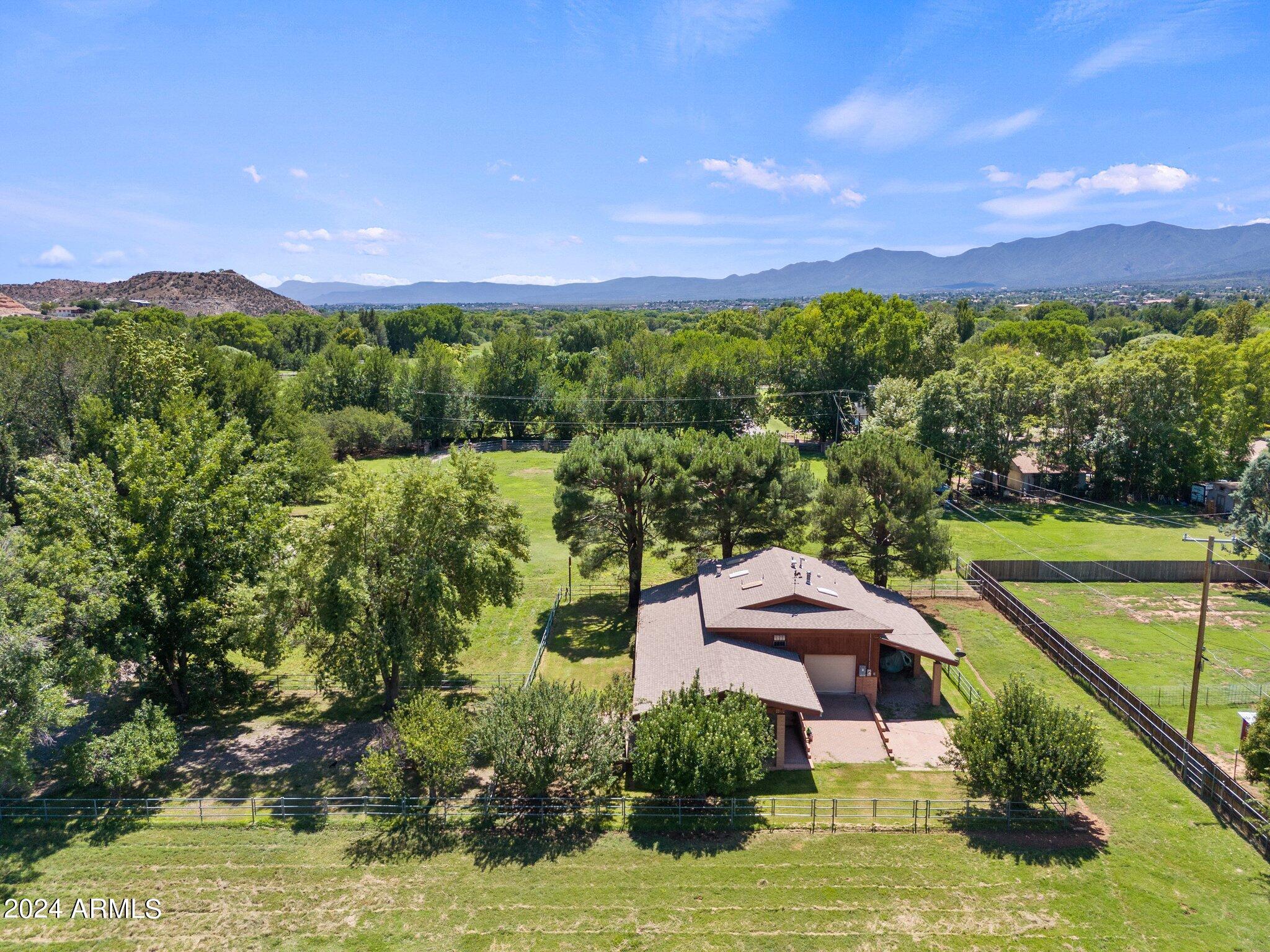 2390 E FRANQUERO Lane