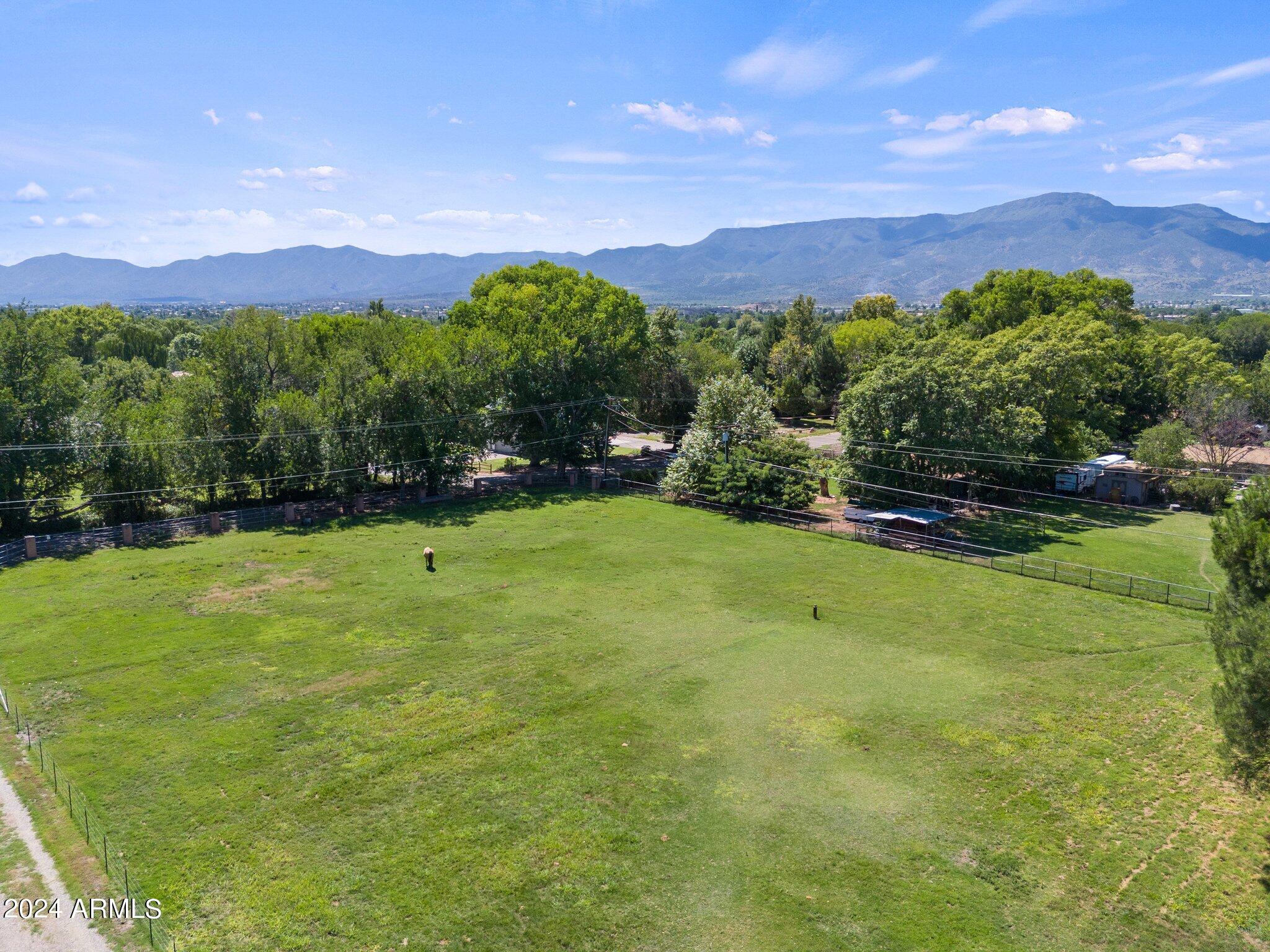 2390 E FRANQUERO Lane