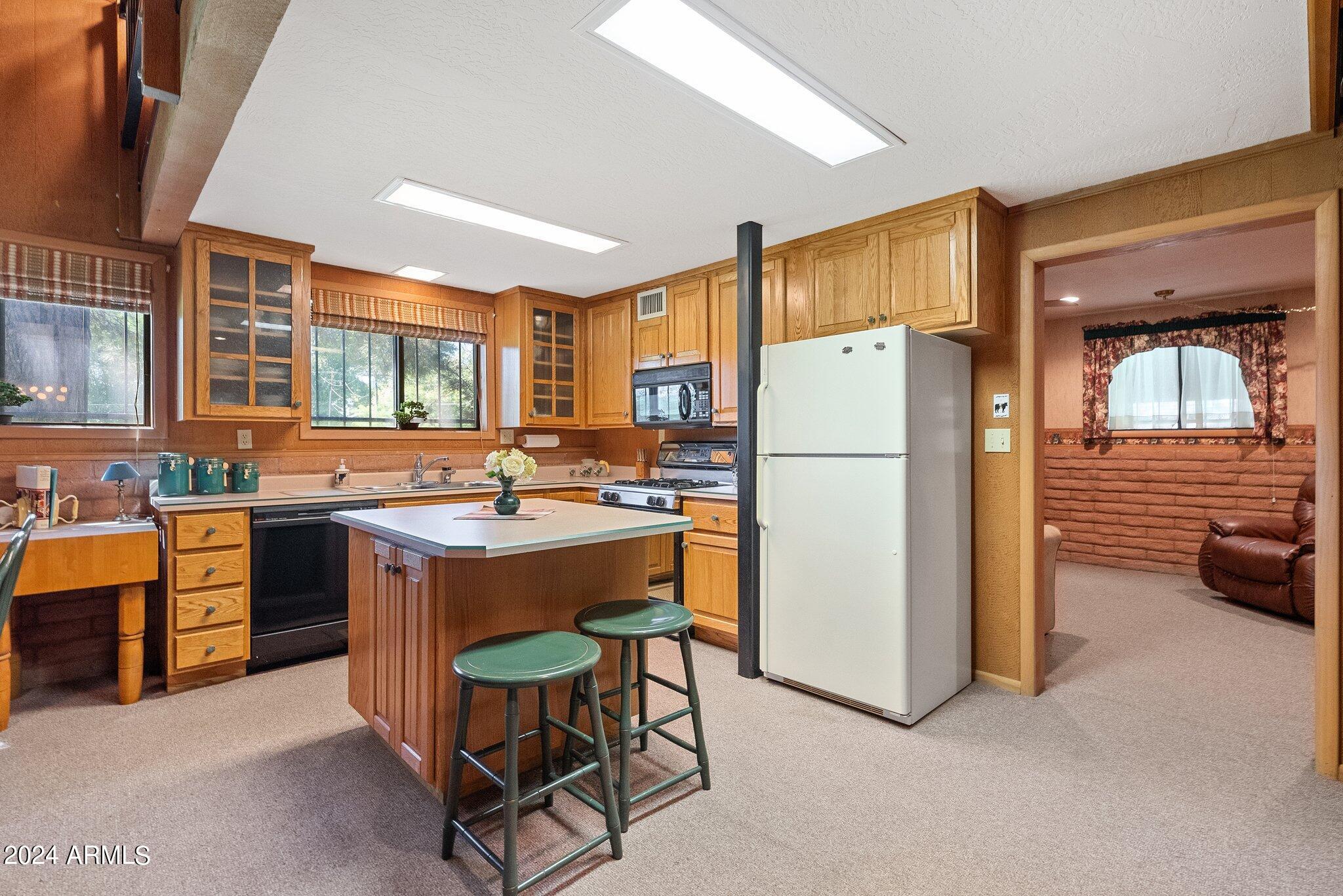 2390 E FRANQUERO Lane