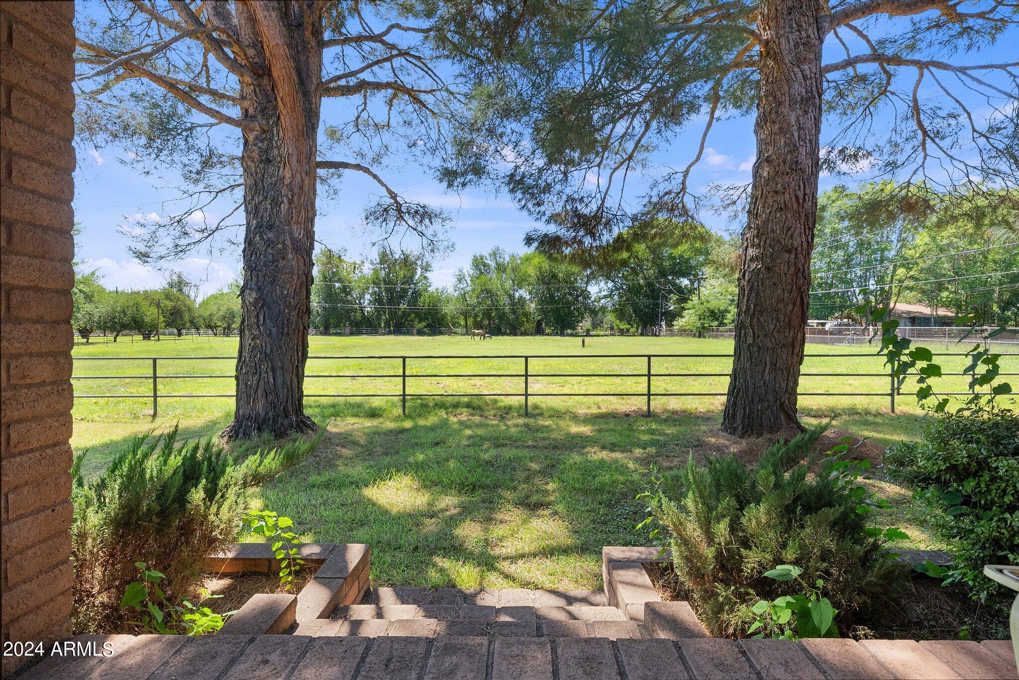 2390 E FRANQUERO Lane