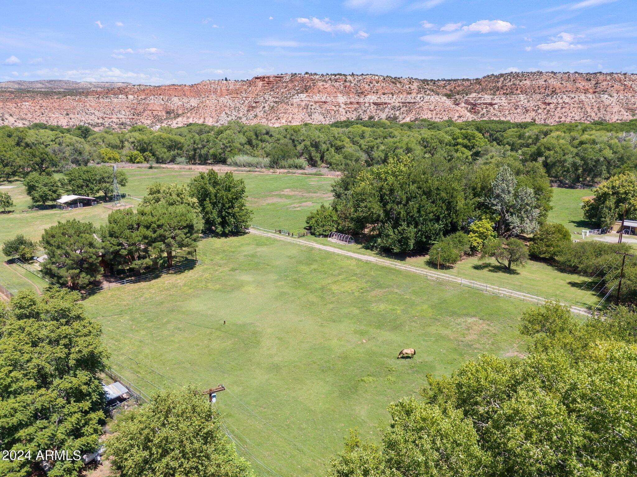 2390 E FRANQUERO Lane